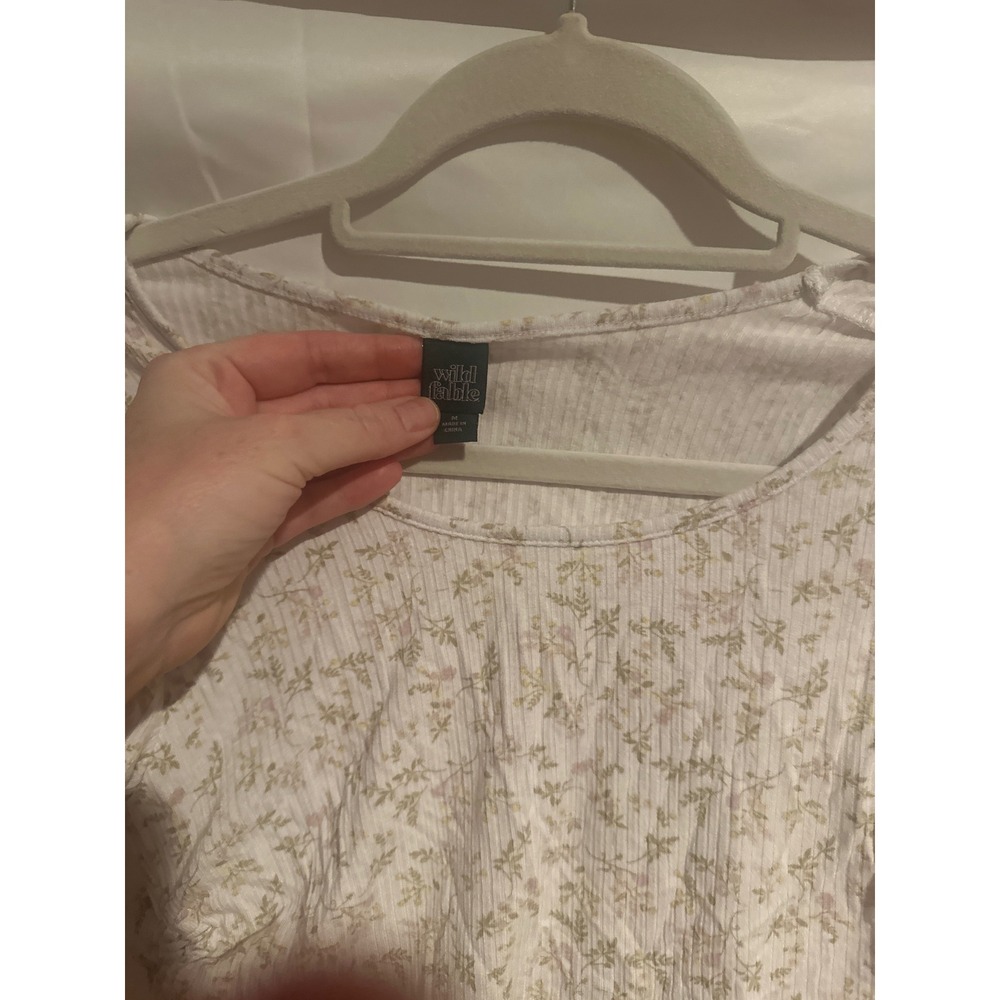 Wild Fable Floral Ribbed Cinched Side Crop Top White Medium Short Sleeve - Picture 2 of 3